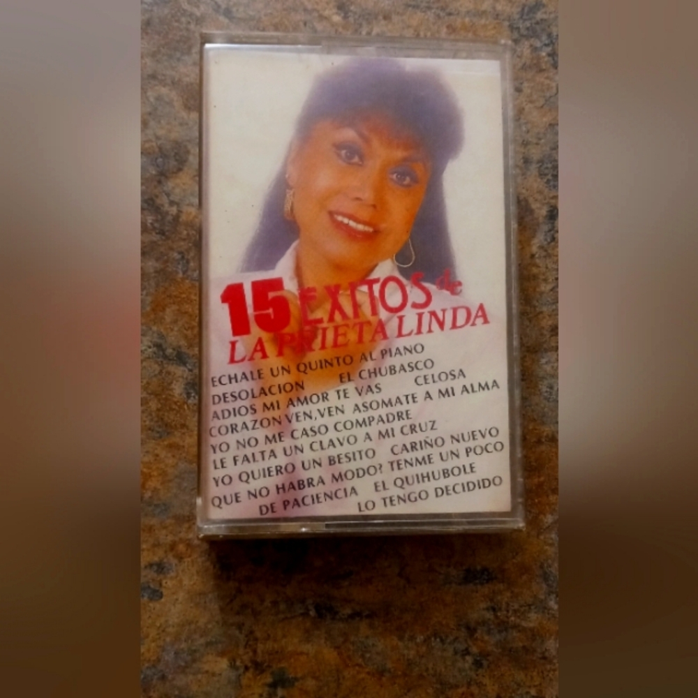 15 Éxitos La Prieta Linda Vintage Music Cassette - White & Red Cover